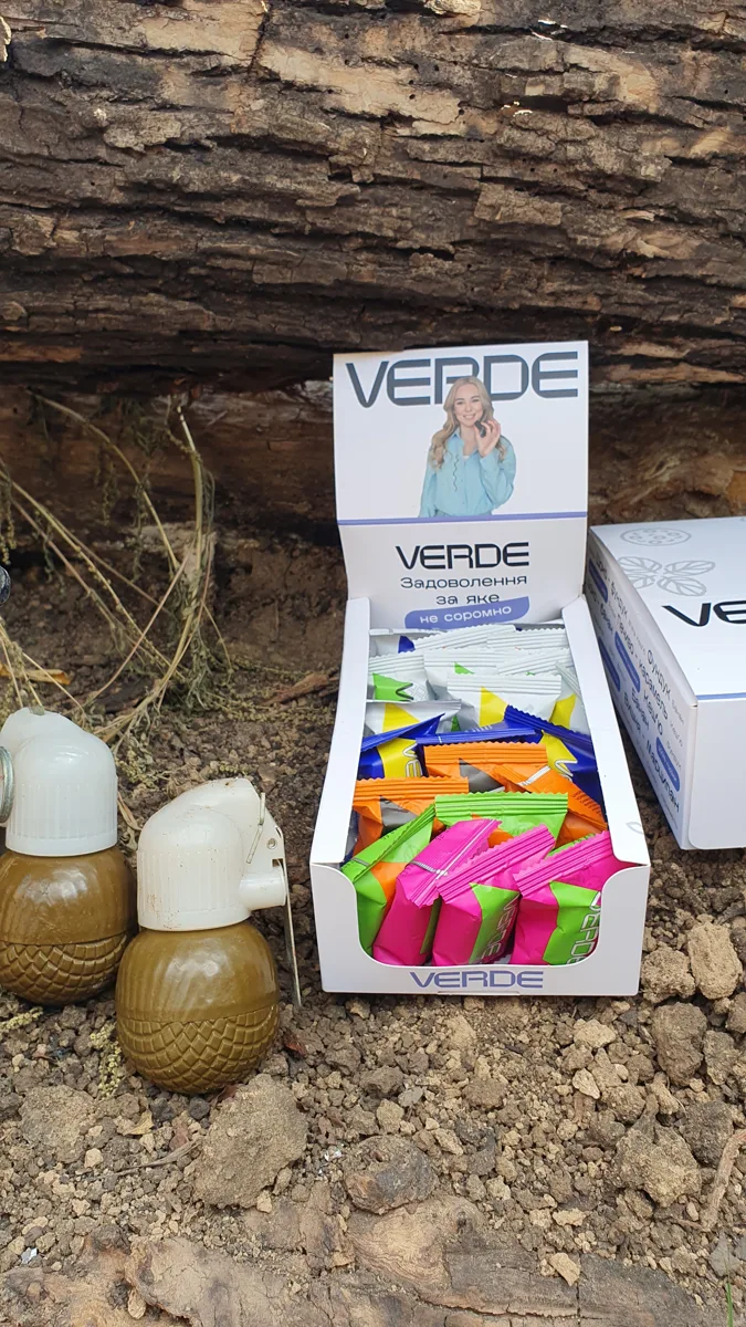 Шоубокс цукерок VERDE на фронті